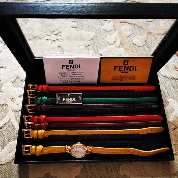 Fendi watch for women - Picture 2 of 3
